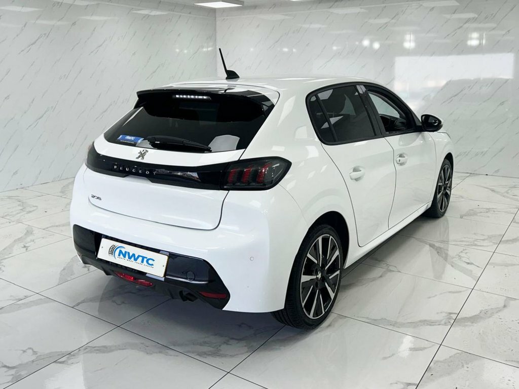 Peugeot 208 Puretech Allure Premium Ss White #9