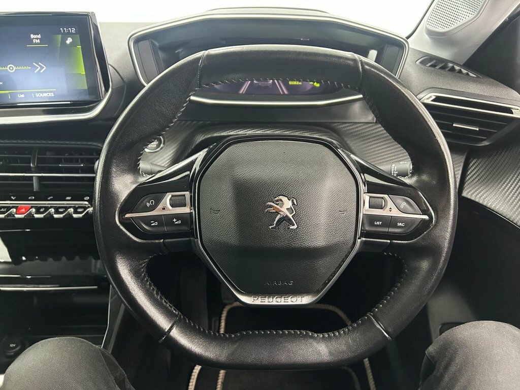 Peugeot 208 Puretech Allure Premium Ss White #16