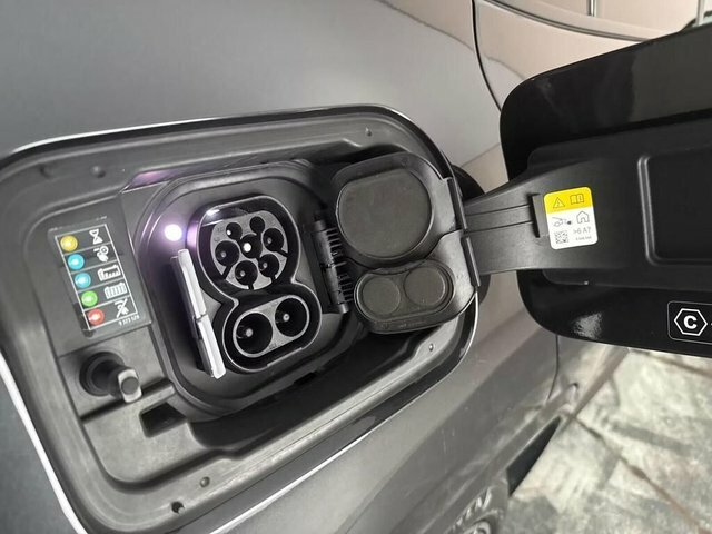 BMW iX3 80Kwh M Sport White #17