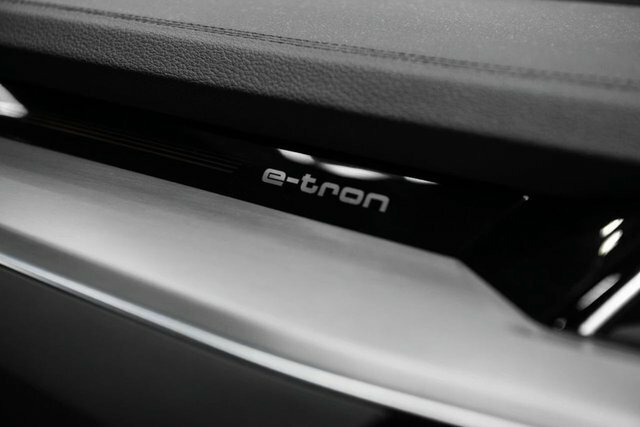 Audi E-tron Sportback Vorsprung 55 Quattro 300,00 Kw Blue #18