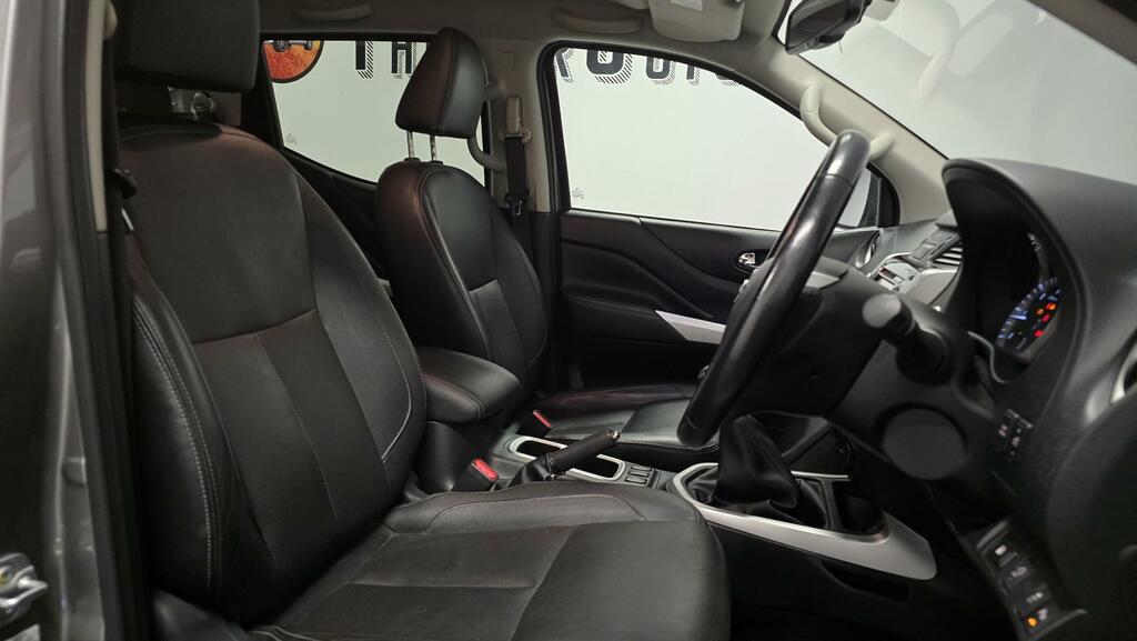 Nissan Navara Dci Tekna Shr Dcb Black #10