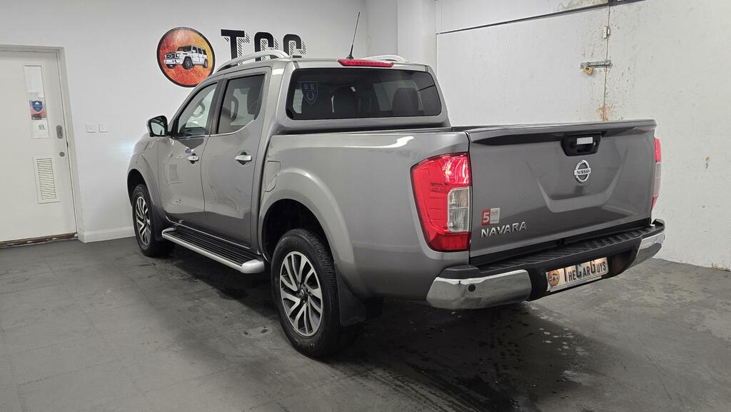 Nissan Navara 2.3 Dci Tekna Pickup Double Cab Grey #3