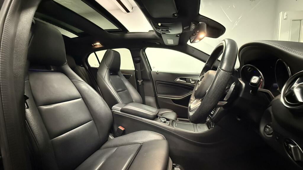 Mercedes-Benz GLA Class Amg Line Black #2