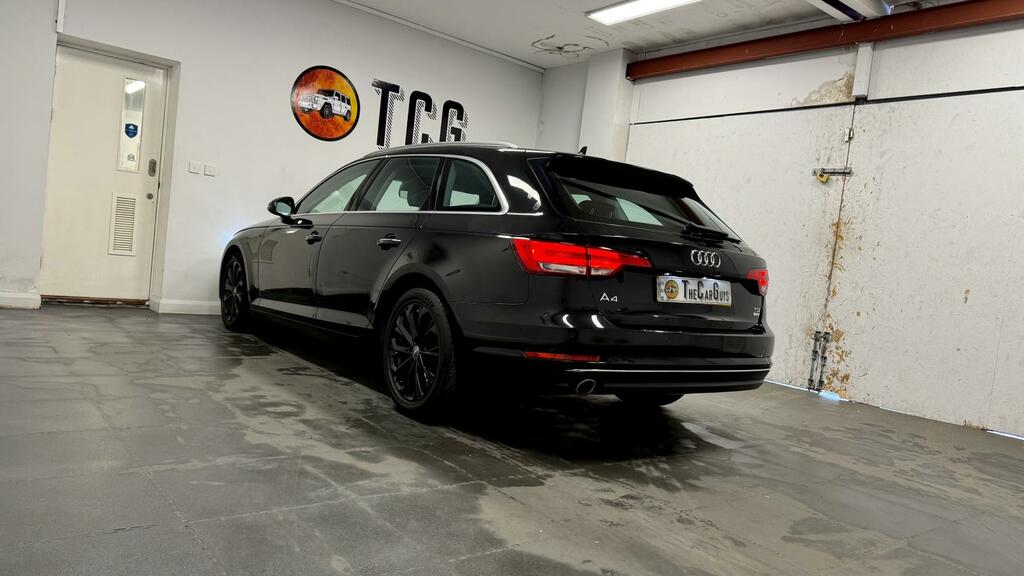 Audi A4 Avant Se Black #3
