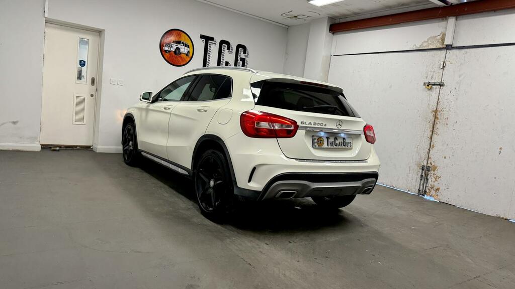 Mercedes-Benz GLA Class Amg Line White #3