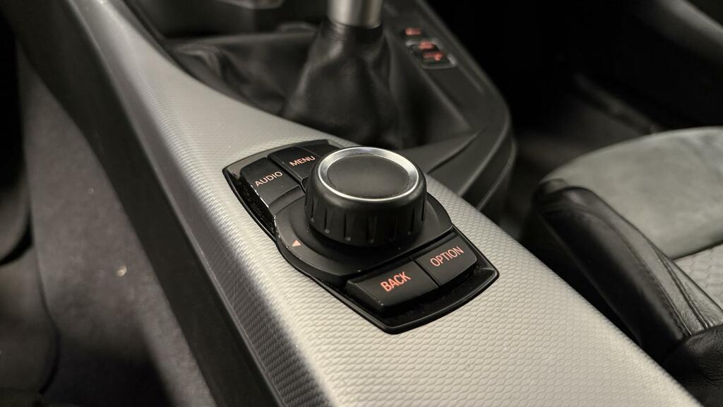 BMW 1 Series 118D Sport Black #31