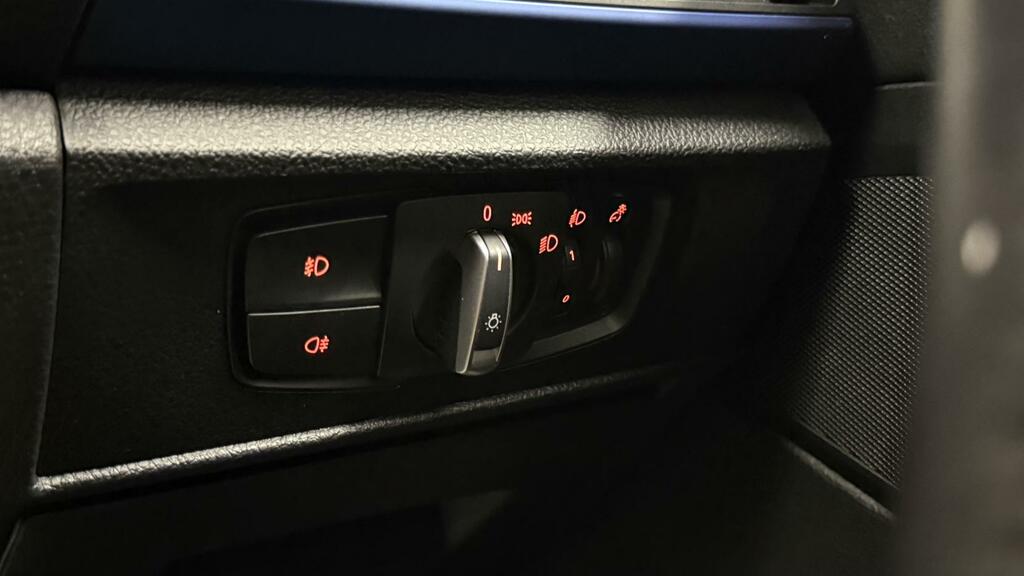 BMW 1 Series 118D Sport Black #35