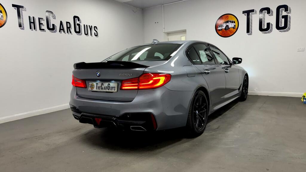 BMW 5 Series 530D Se Touring Blue #38