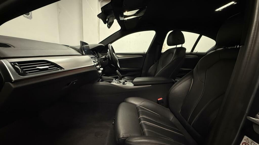 BMW 5 Series 530D Se Touring Blue #18