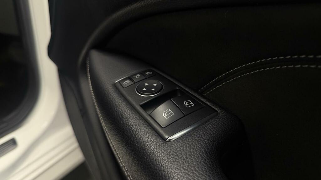 Mercedes-Benz C Class 2.1L C300 H Amg Line 204 Bhp Silver #21