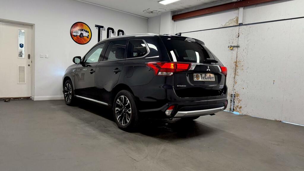 Mitsubishi Outlander 4H Black #3