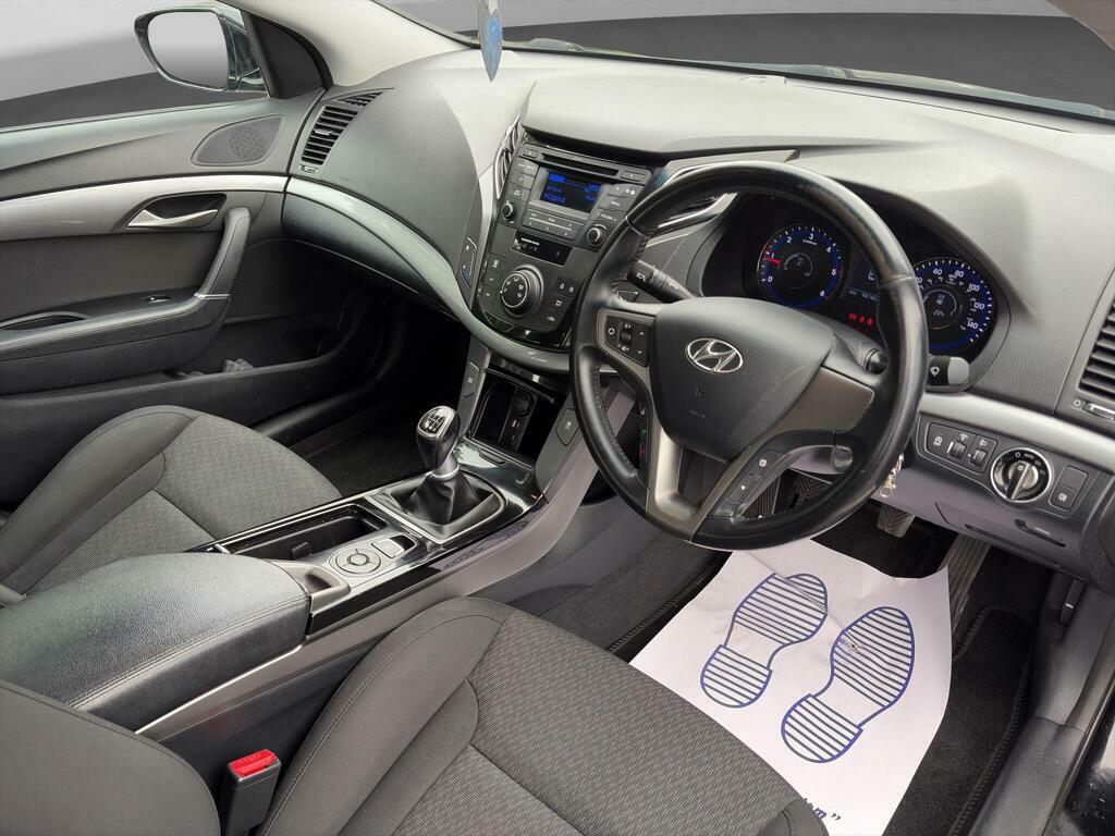 Hyundai I40 Estate White #11