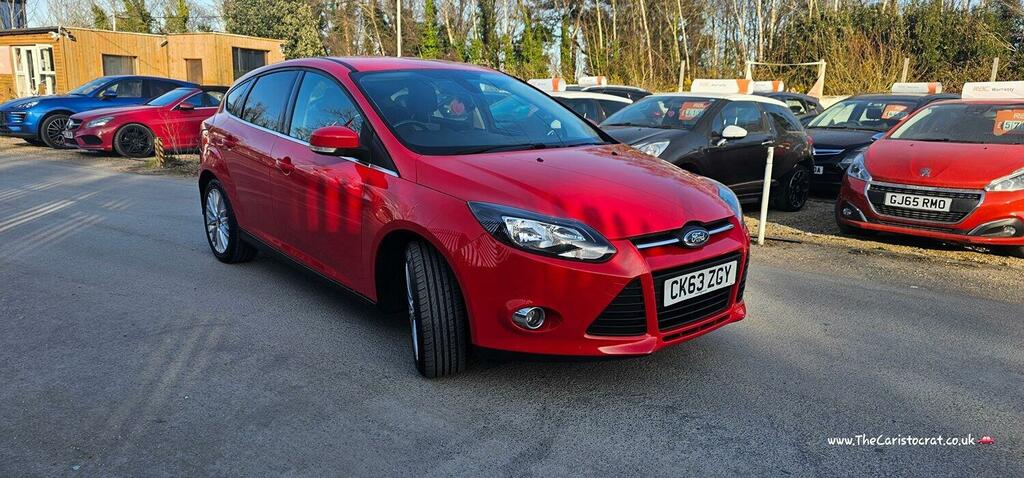 Ford Focus Hatchback 1.0 T Ecoboost Zetec Navigator 2013 Red