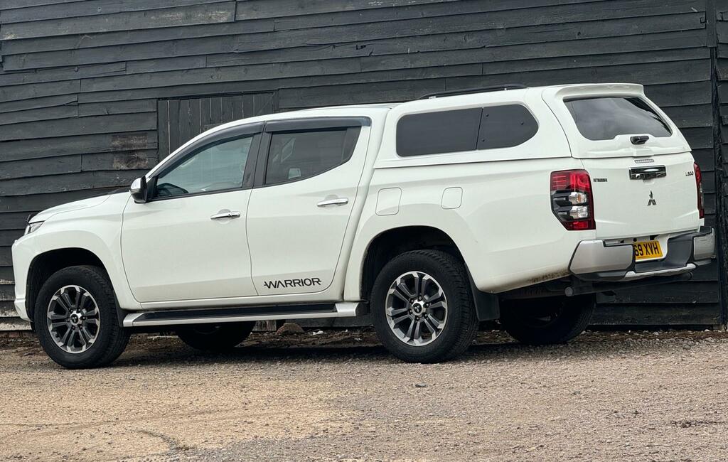 Mitsubishi L200 Warrior Di-d White #4