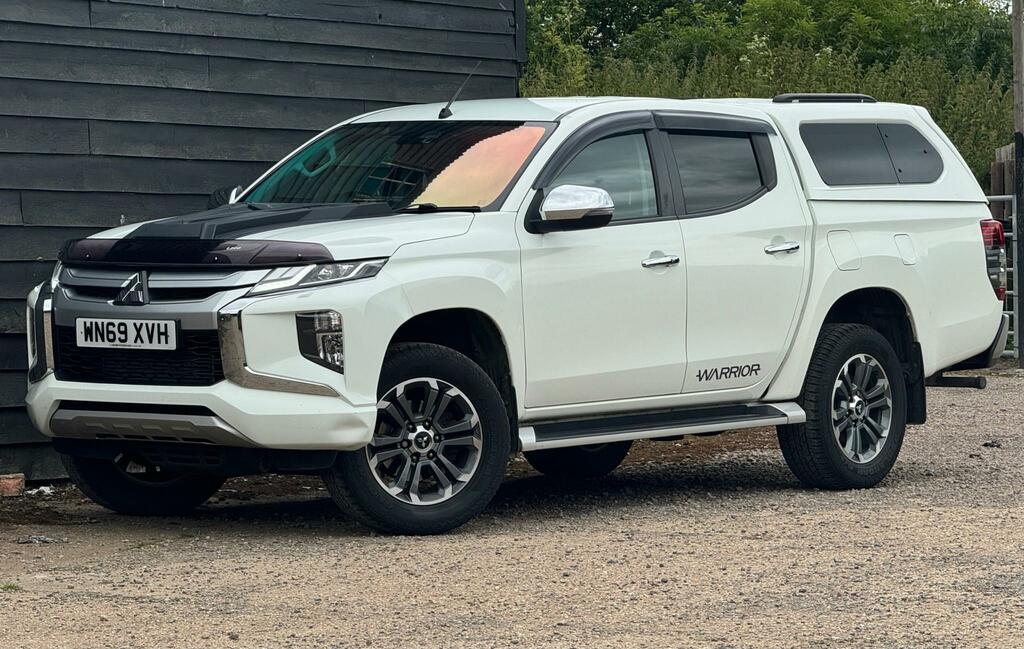 Mitsubishi L200 Warrior Di-d White #6