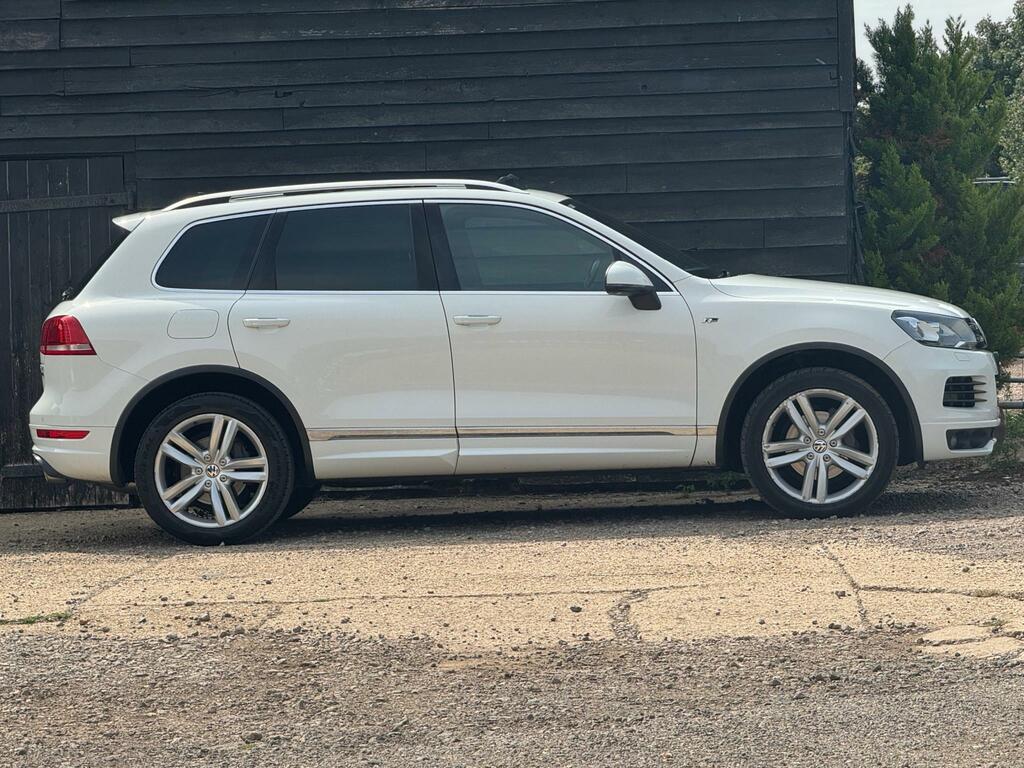 Volkswagen Touareg V6 R-line Tdi Bluemotion Technology White #3