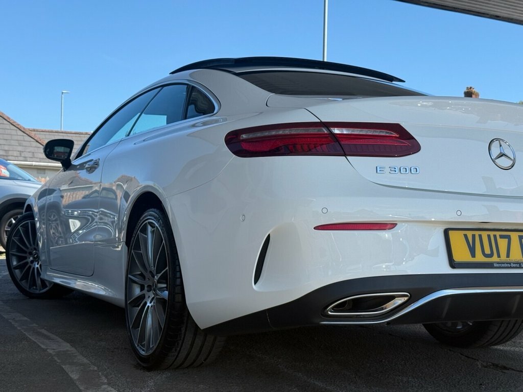 Mercedes-Benz E Class 2L Amg Line White #5