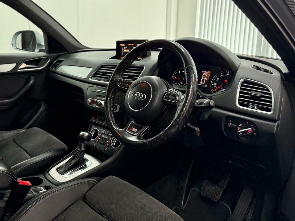 Audi Q3 Black #15