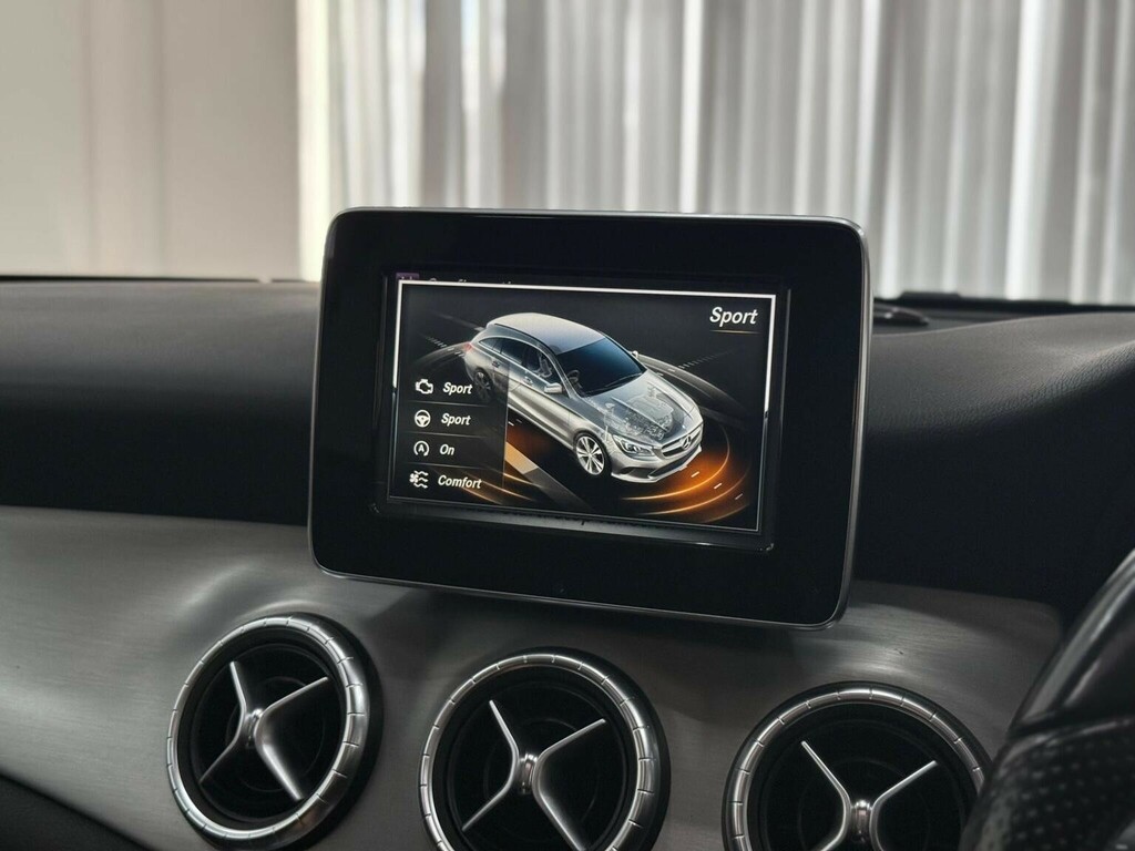 Mercedes-Benz CLA Class Cla220 Cdi Amg Sport White #27