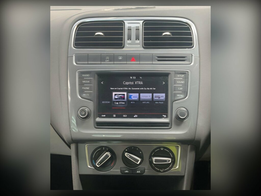 Volkswagen Polo 1.2 Tsi Bluemotion Tech Se Design Euro 6 Ss EK15EAO White #4
