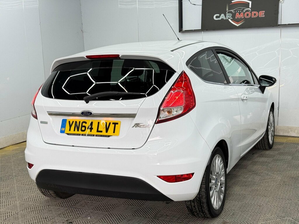 Ford Fiesta 1.0T Ecoboost Titanium Euro 5 Ss YN64LVT White #4