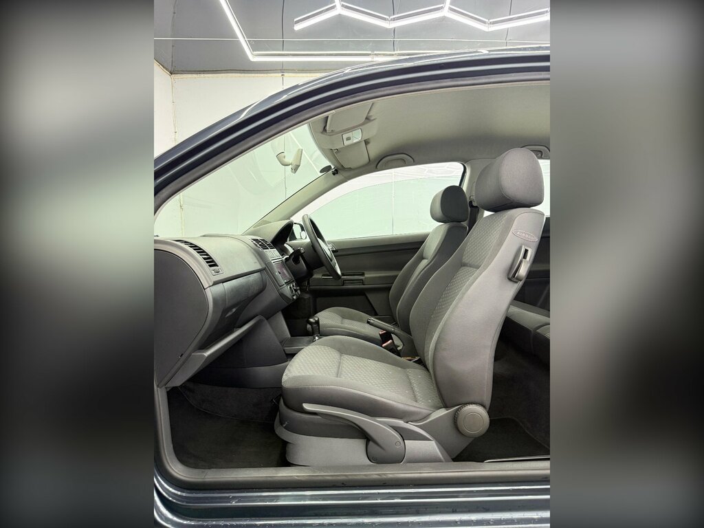Volkswagen Polo 1.2 S Ac Black #24