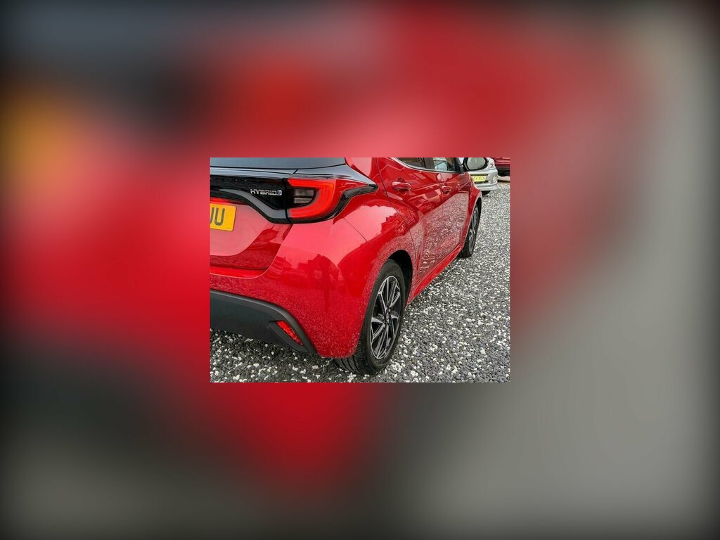 Toyota Yaris 1.5 Vvt-h Design E-cvt Euro 6 Ss CY71KUU Red #3