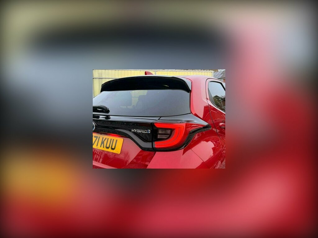 Toyota Yaris 1.5 Vvt-h Design E-cvt Euro 6 Ss CY71KUU Red #4