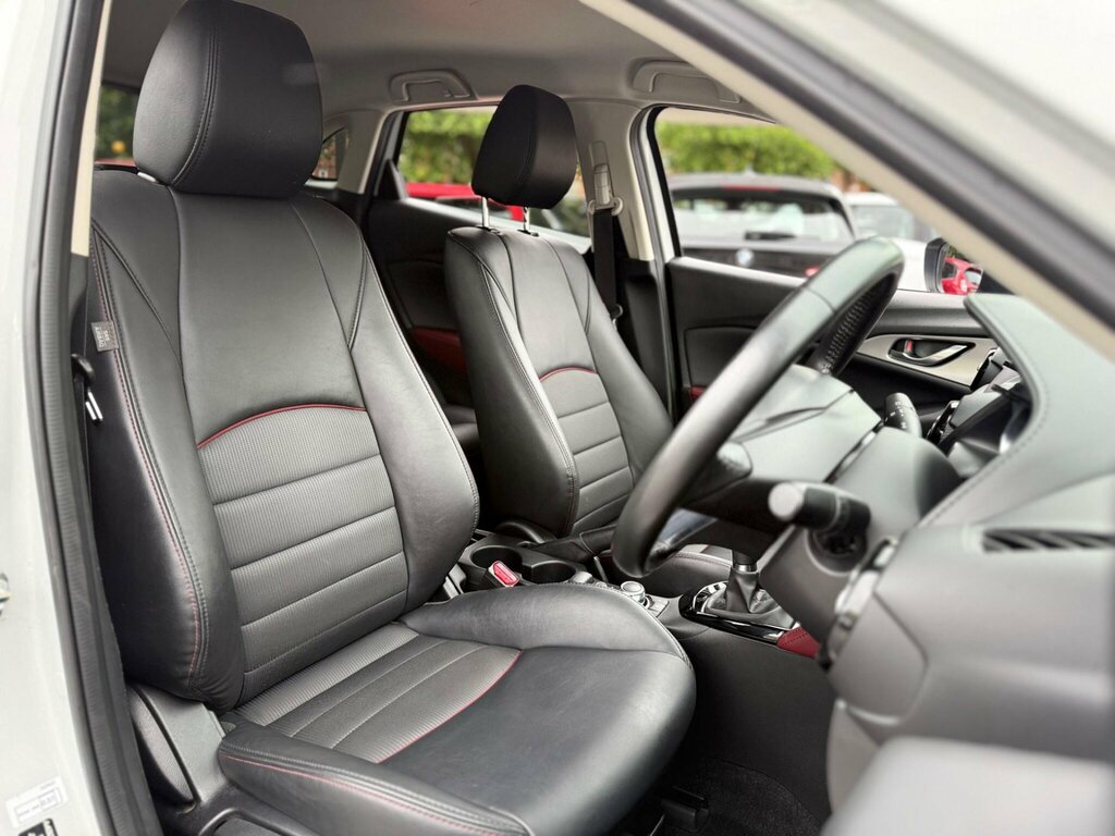 Mazda CX-3 Hatchback Silver #28