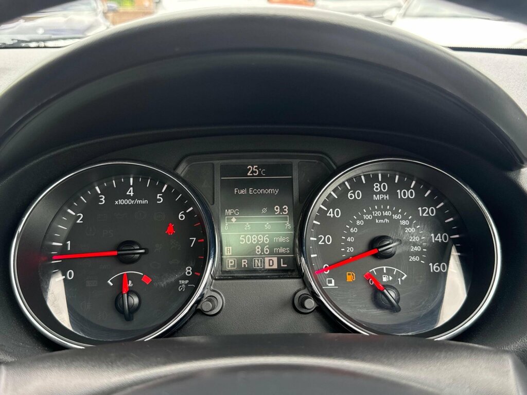 Nissan Qashqai Hatchback Grey #30