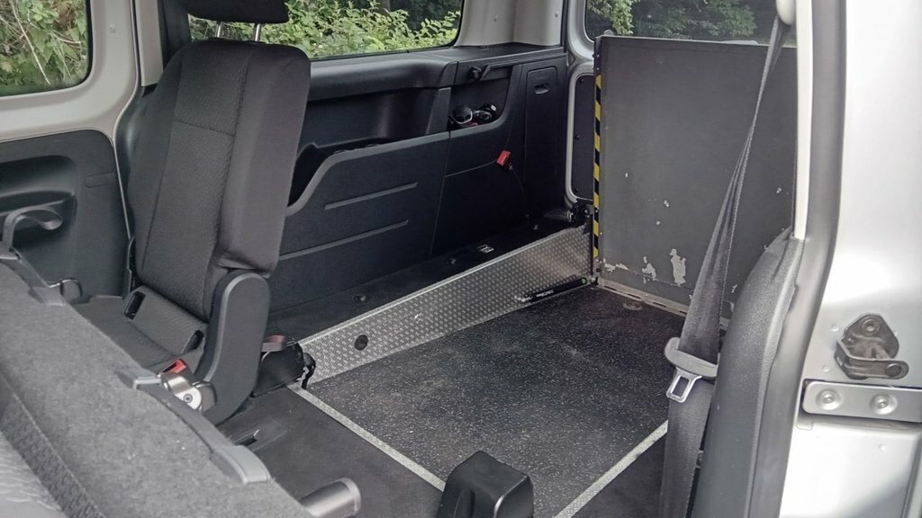 Volkswagen Caddy Maxi Life 2L Null SN21AZV Silver #4