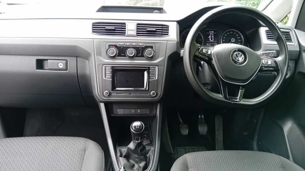 Volkswagen Caddy Maxi Life 2L Null SN21AZV Silver #2