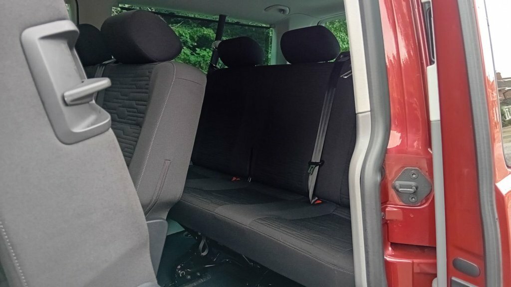 Volkswagen Transporter Shuttle 2L Se NJ21VMP Red #4