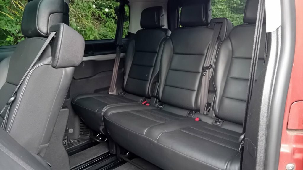 Peugeot Traveller 2L Allure Red #4