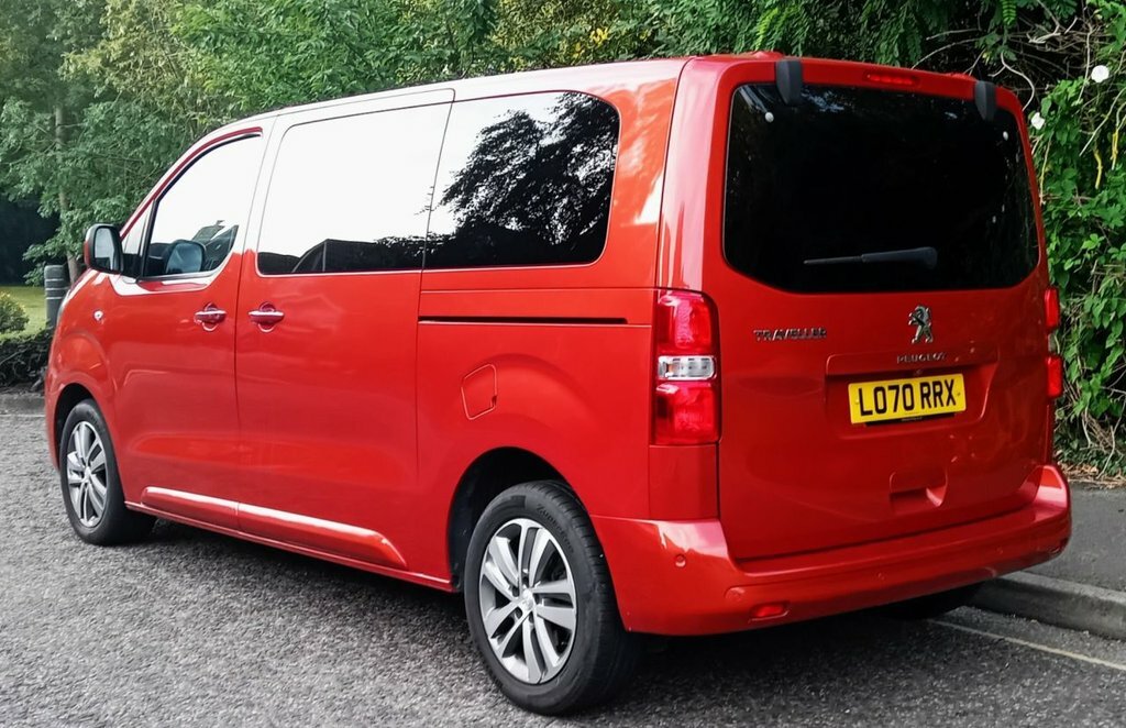 Peugeot Traveller 2L Allure Red #6