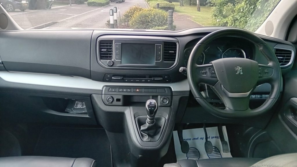 Peugeot Traveller 2L Allure Red #2