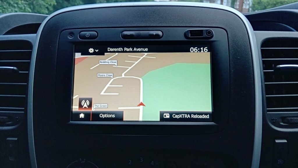 Renault Trafic 2L Sport Nav Red #2