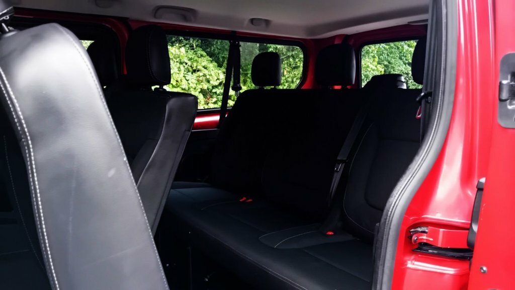 Renault Trafic 2L Sport Nav Red #5
