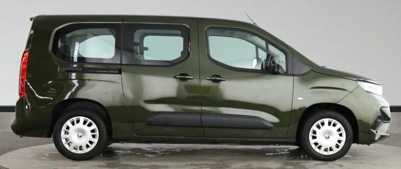Vauxhall Combo-e Life Mpv Green