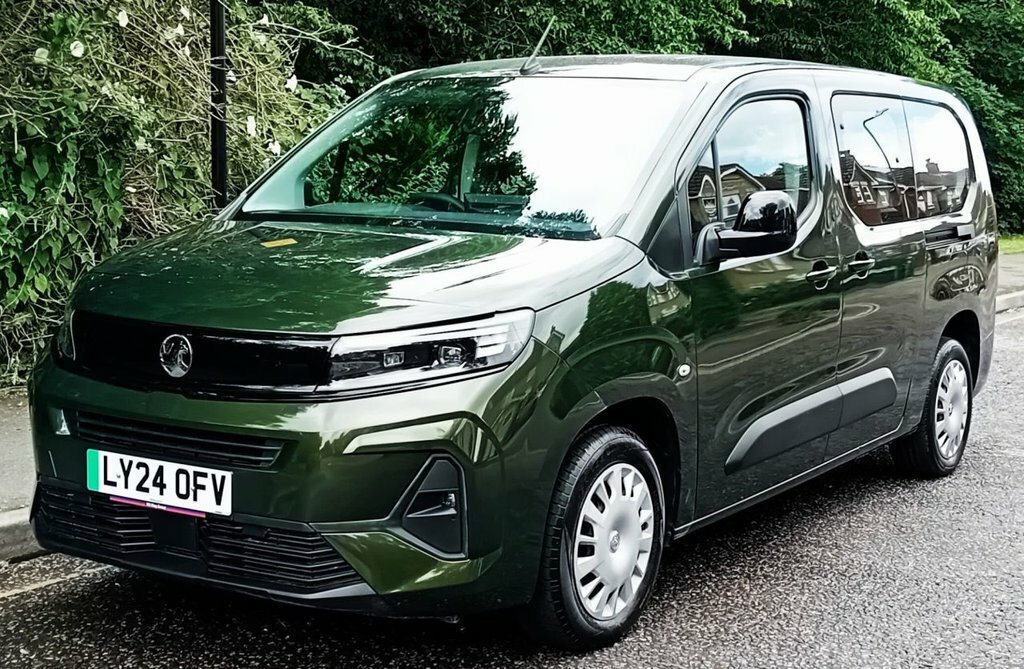 Vauxhall Combo-e Life Mpv Green #6