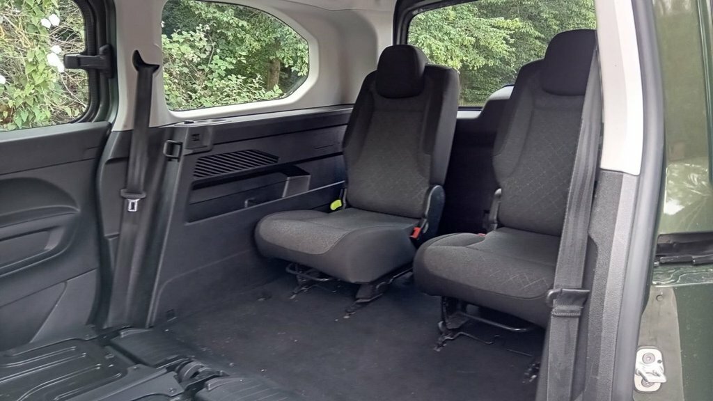 Vauxhall Combo-e Life Mpv Green #3