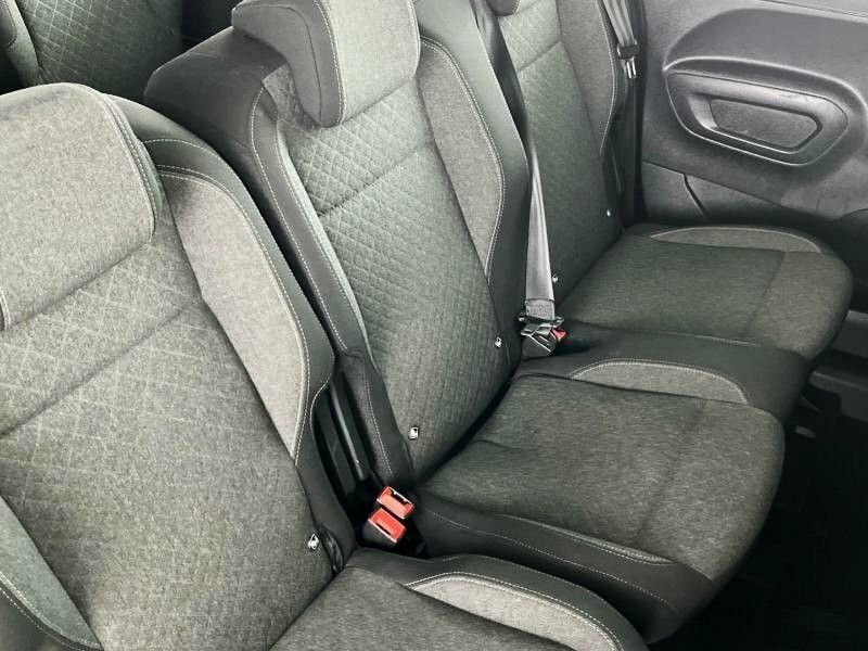 Vauxhall Combo-e Life Mpv Green #3