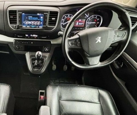 Peugeot Traveller 2L Allure Black #2