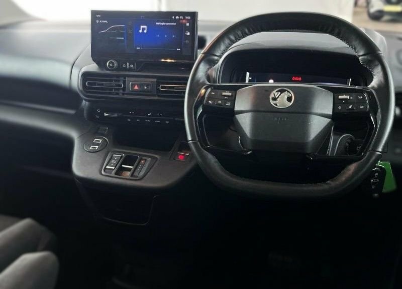 Vauxhall Combo-e Life Mpv Black #2