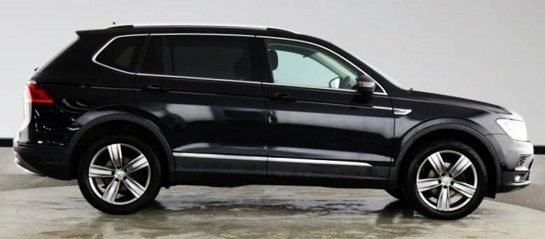 Volkswagen Tiguan Allspace 2L Match Black #2