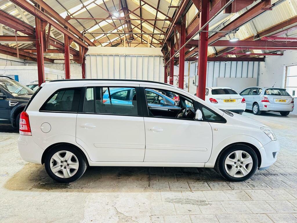 Vauxhall Zafira 1.8 16V Exclusiv Euro 5 YR14VYN White #6
