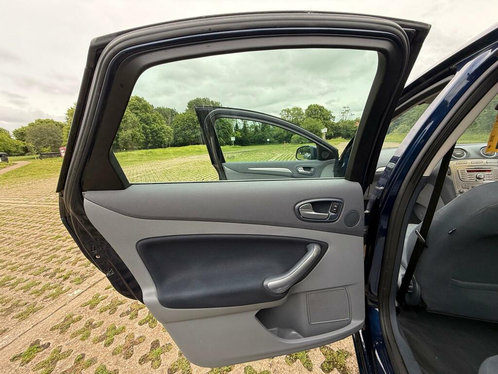 Ford Mondeo Titanium X #25