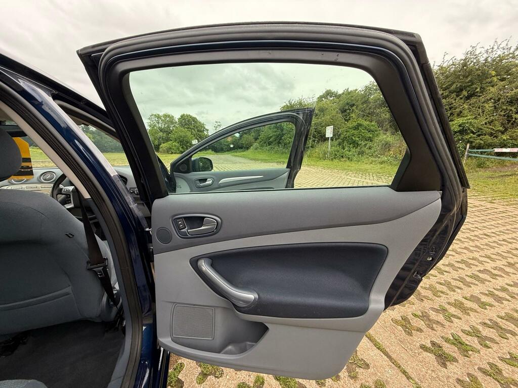 Ford Mondeo Titanium X #31