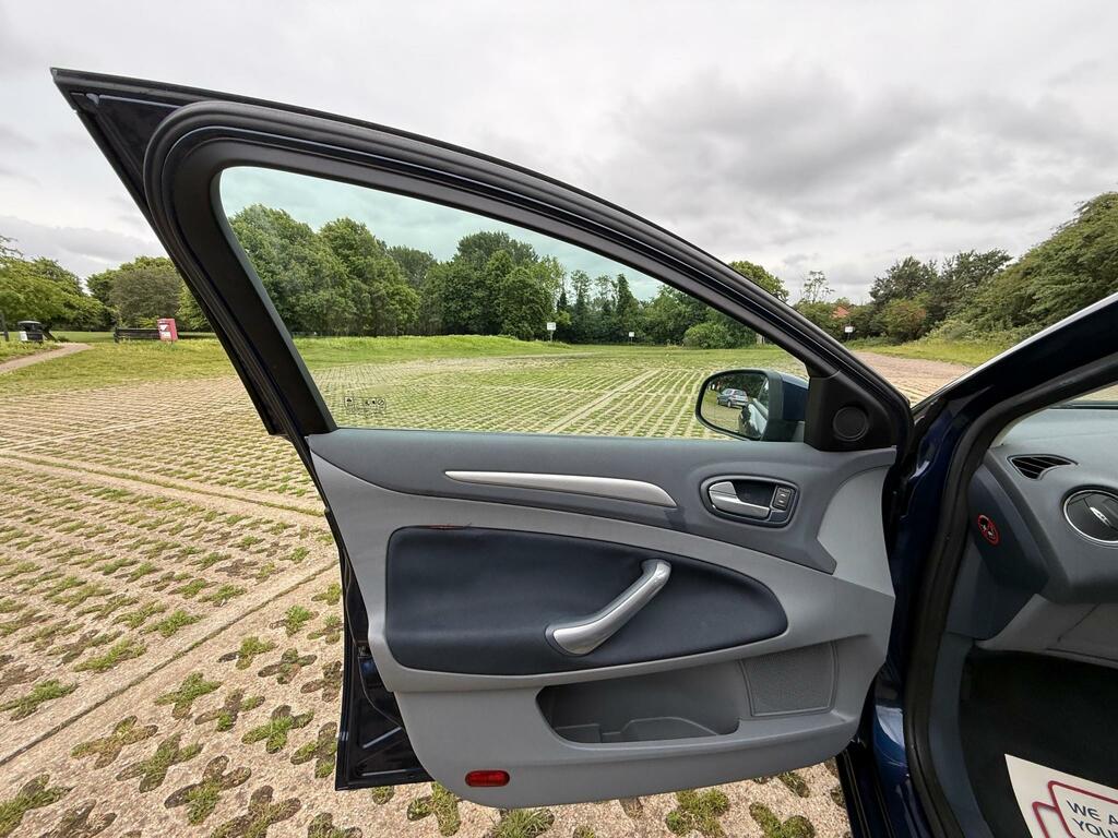 Ford Mondeo Titanium X #20