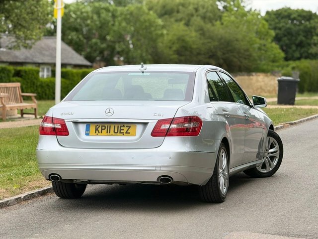 Mercedes-Benz E Class 2011 3.0 E350 Cdi V6 Blueefficiency Avantgarde G-t Silver #4